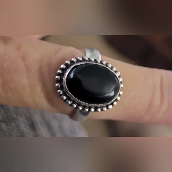 Sterling Silver Ring With Black Stone - Picture 4 of 4